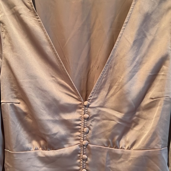 Abercrombie & Fitch NWT Satin Champagne Top- Large - Picture 9 of 10